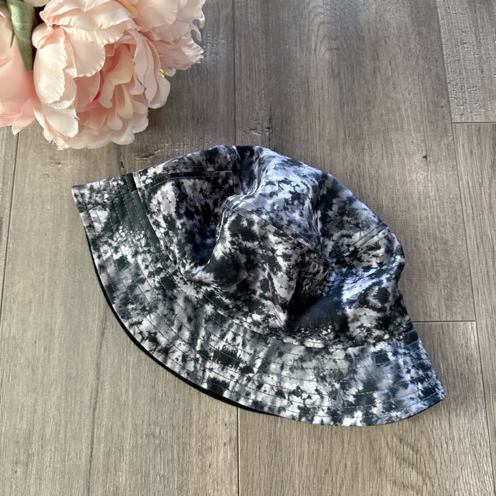 New Men’s Dragon Ball Z Tie Dye Bucket Hat NWOT - Picture 2 of 4